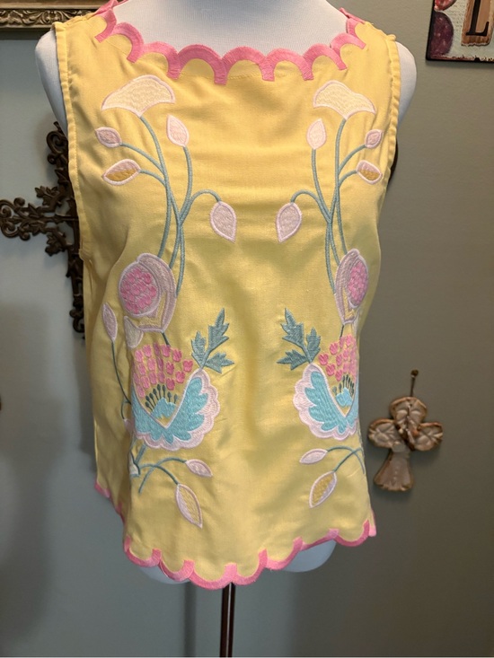 &merci Tops - Embroidered Yellow Floral Sleeveless Lined Top by &merci